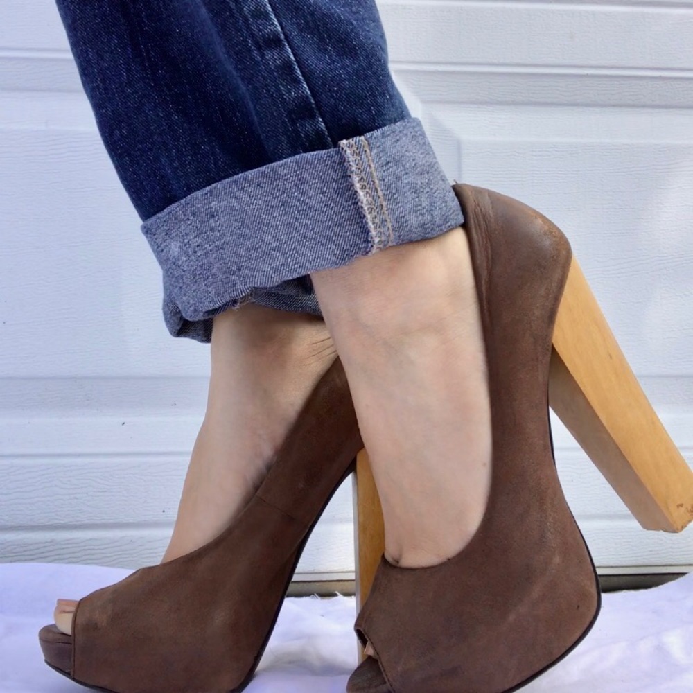 ALDO Brown Peep Toe Platform Wooden Heels size 40